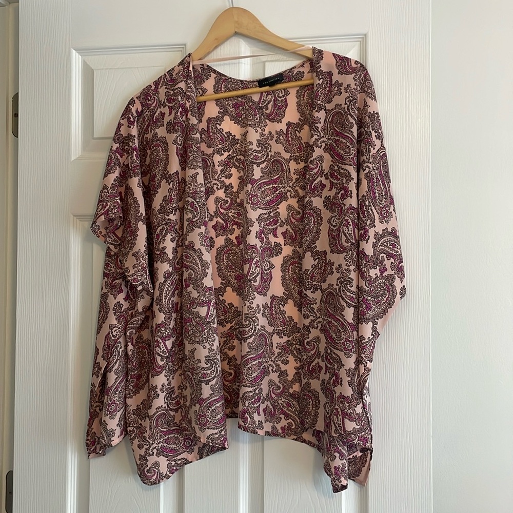 The limited kimono. Great condition